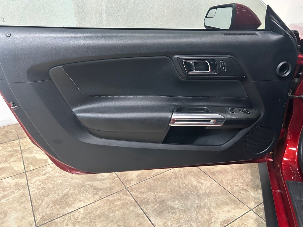2016 Ford Mustang Image 16