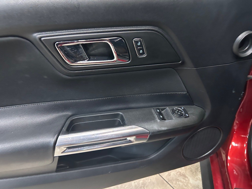 2016 Ford Mustang Image 17
