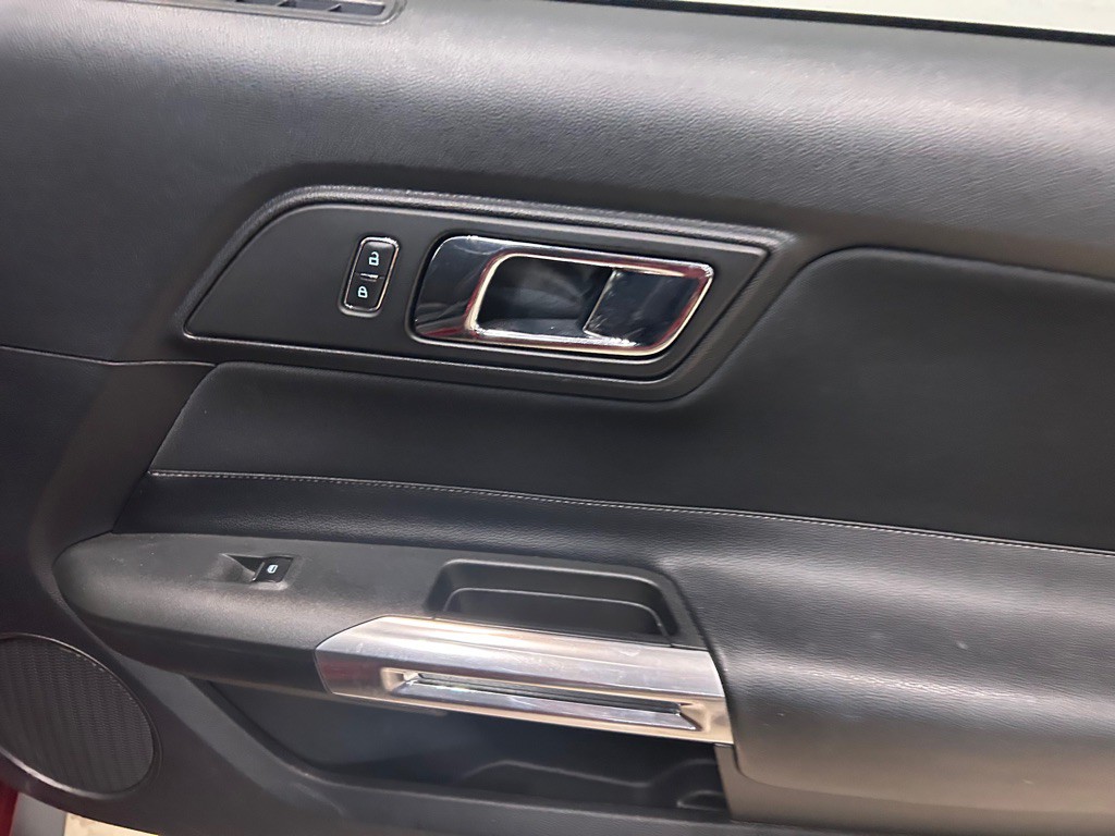 2016 Ford Mustang Image 31