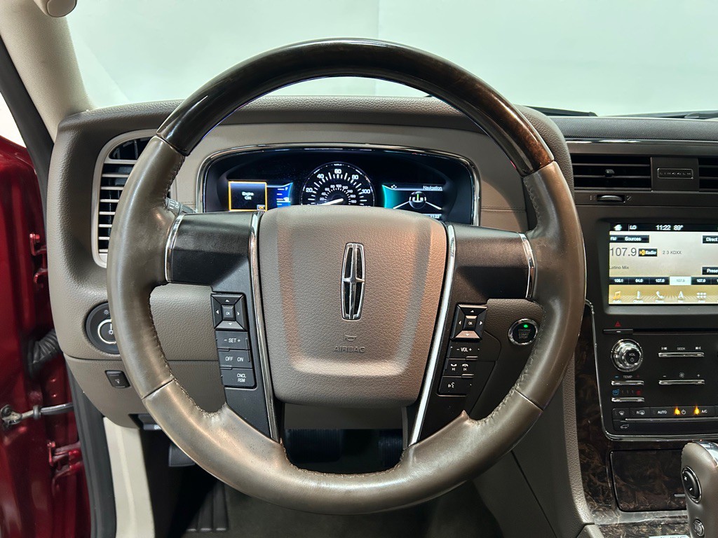 2017 Lincoln Navigator Image 18