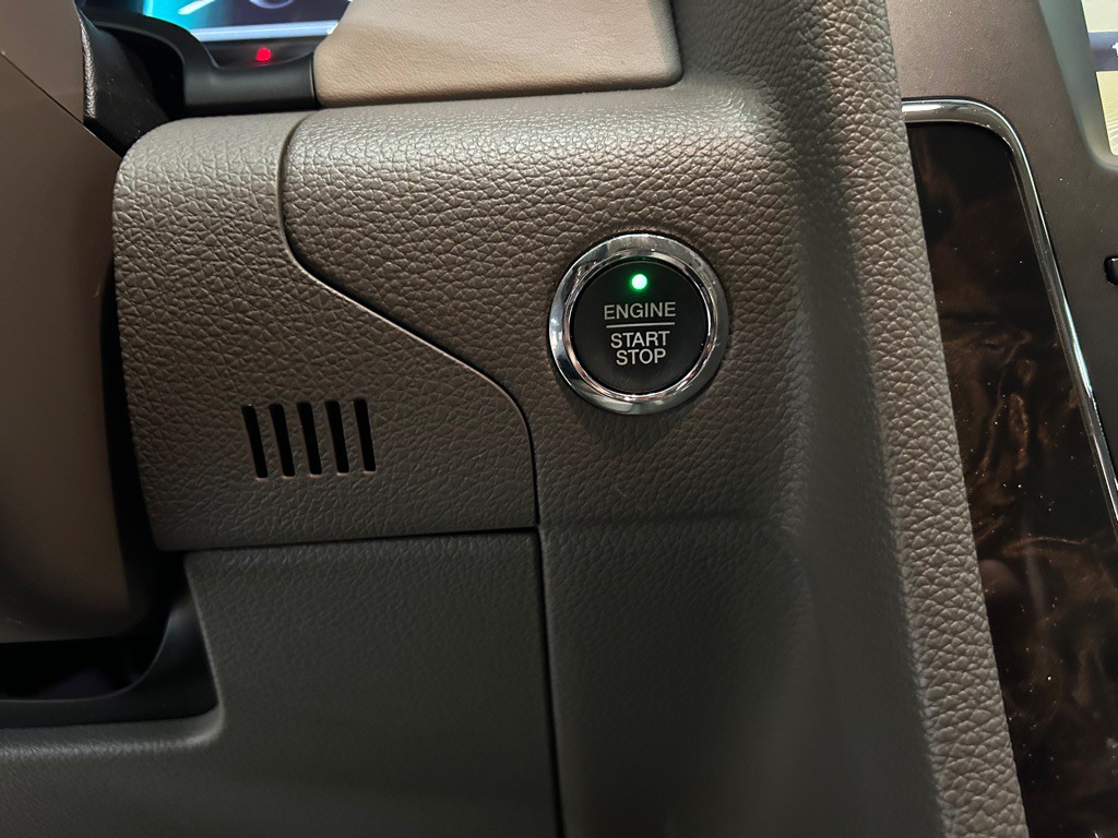 2017 Lincoln Navigator Image 22