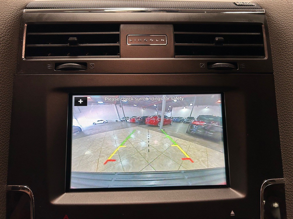 2017 Lincoln Navigator Image 24