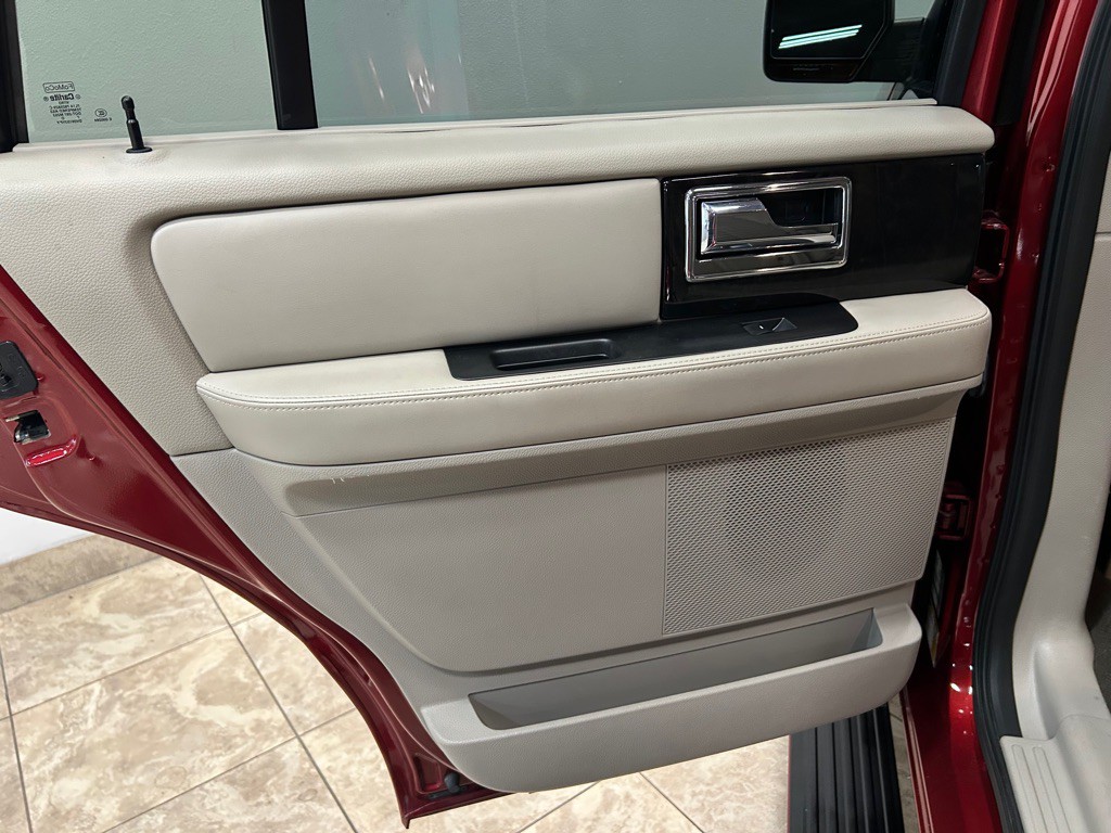 2017 Lincoln Navigator Image 36