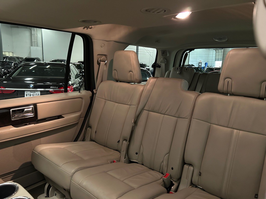 2017 Lincoln Navigator Image 39