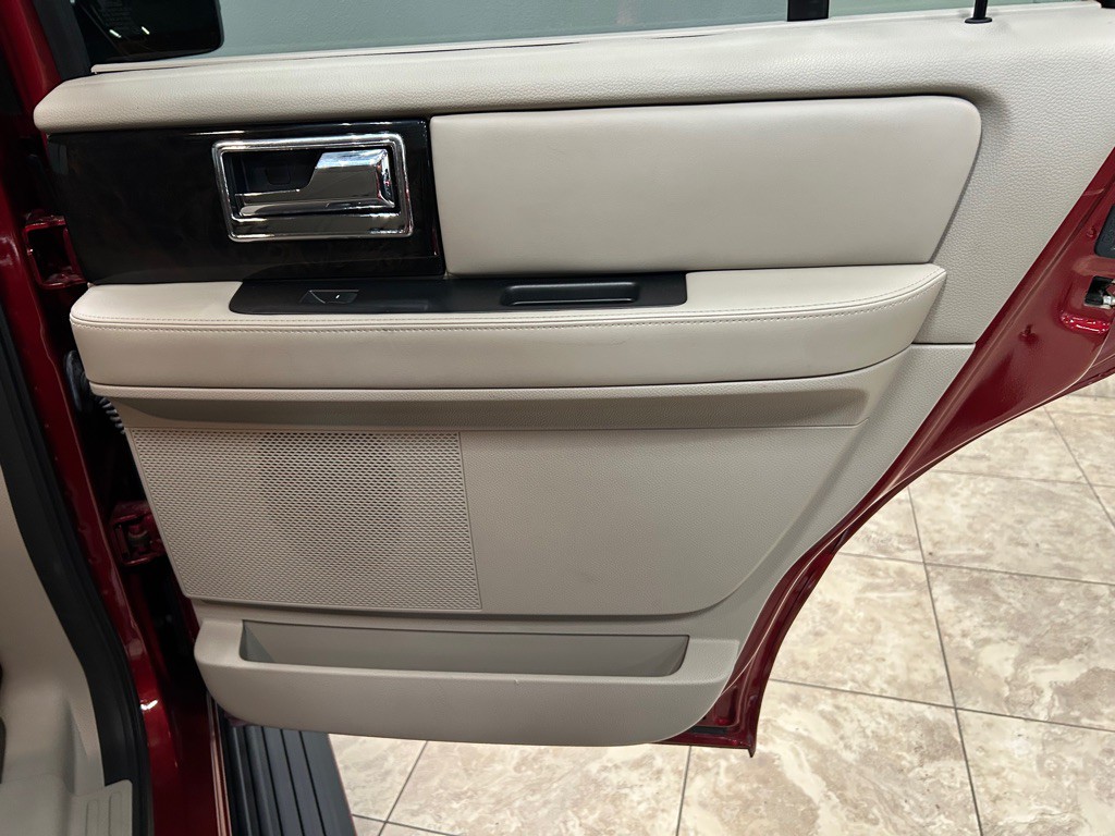2017 Lincoln Navigator Image 40