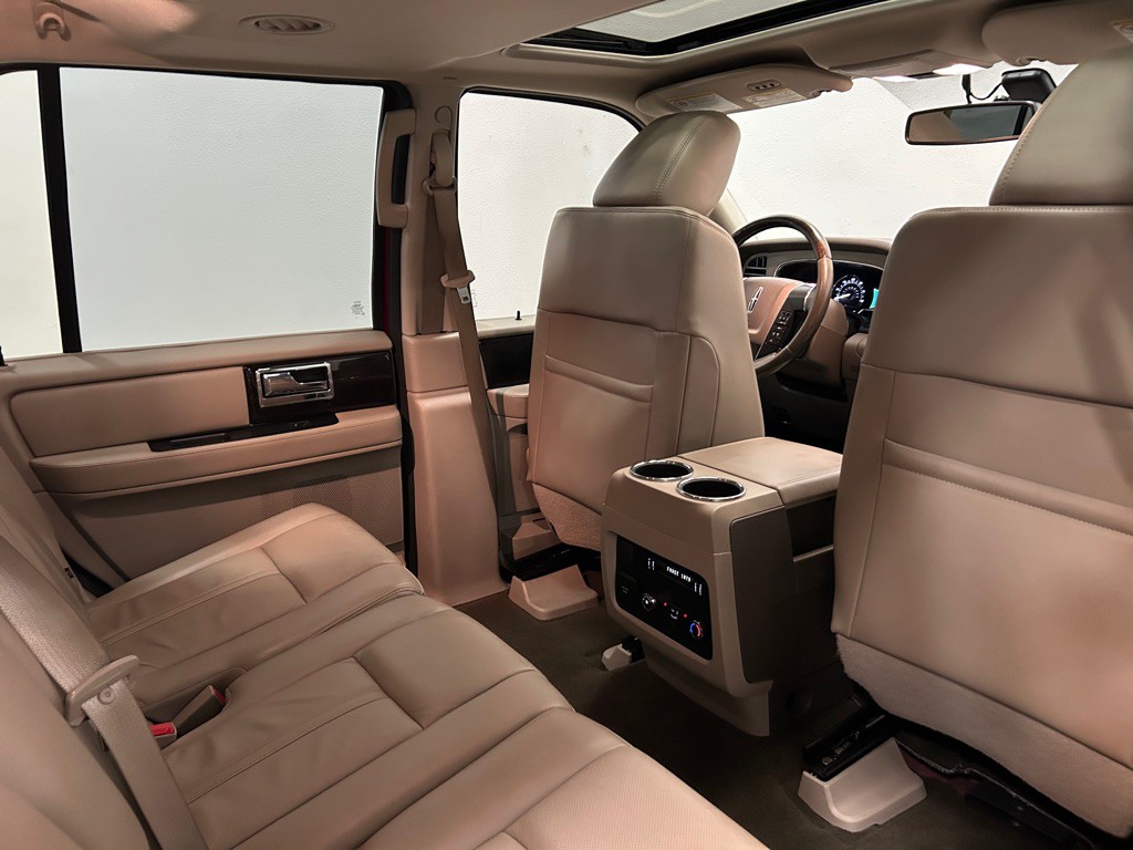 2017 Lincoln Navigator Image 42