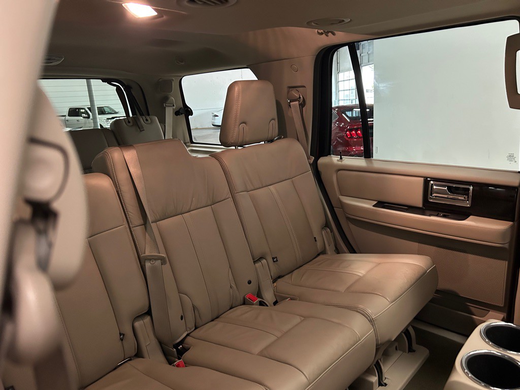 2017 Lincoln Navigator Image 43