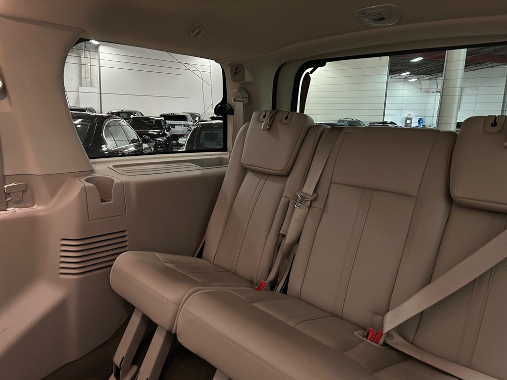 2017 Lincoln Navigator Image 45