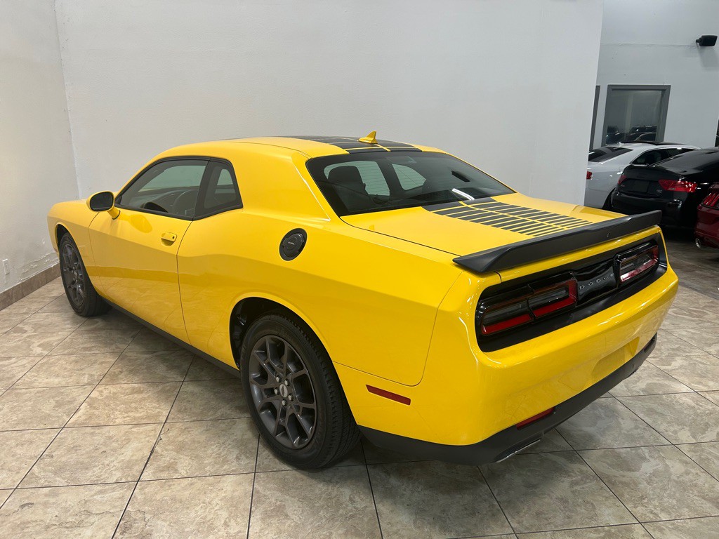 2018 Dodge Challenger Image 9