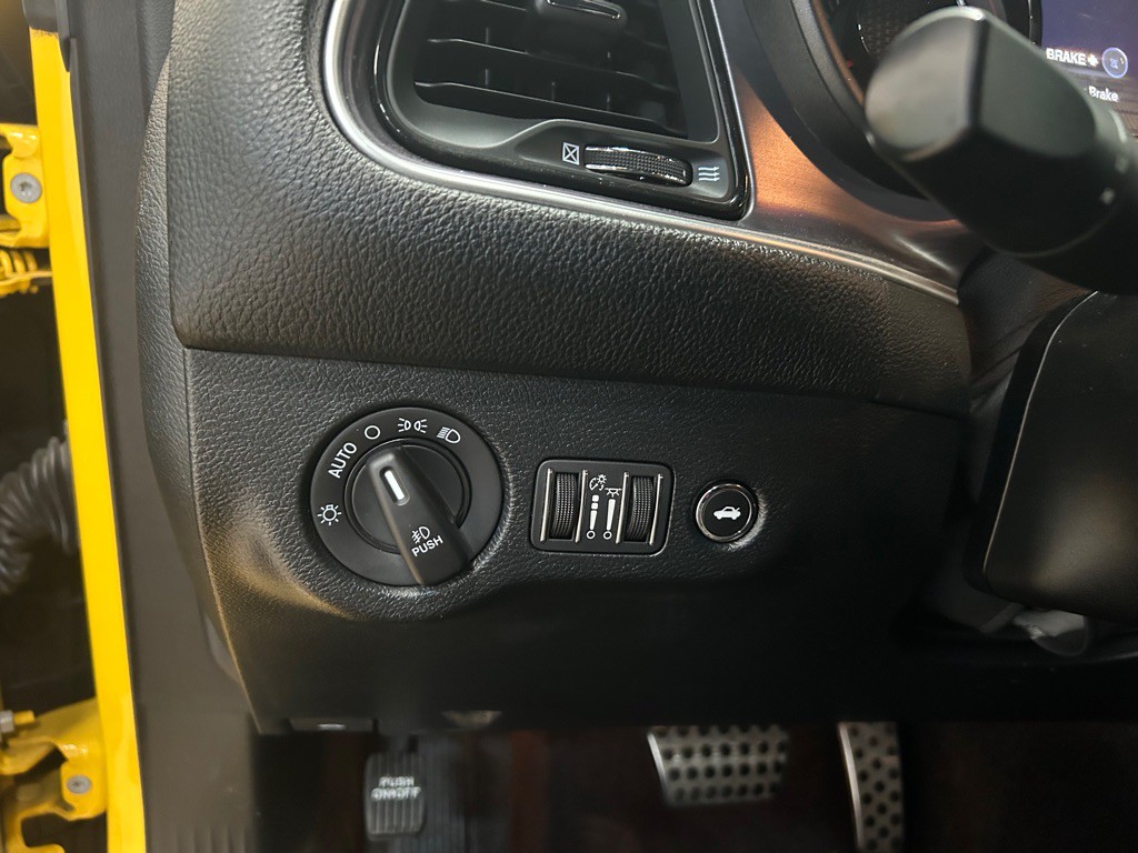 2018 Dodge Challenger Image 12