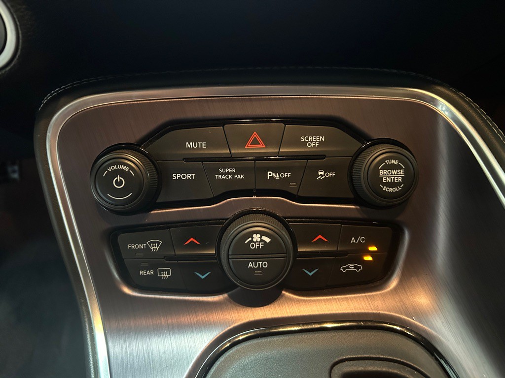 2018 Dodge Challenger Image 19