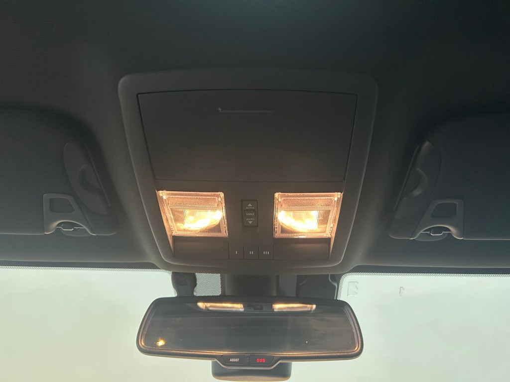 2018 Dodge Challenger Image 21
