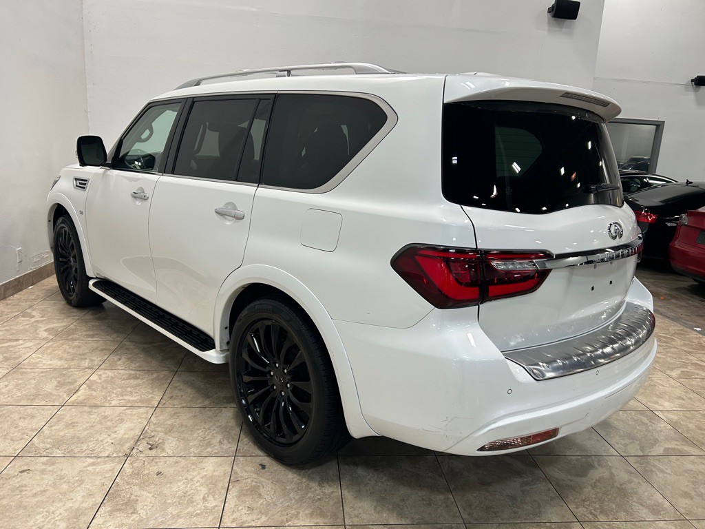 2018 INFINITI QX80 Image 9