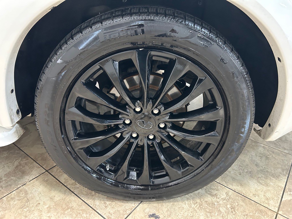 2018 INFINITI QX80 Image 10