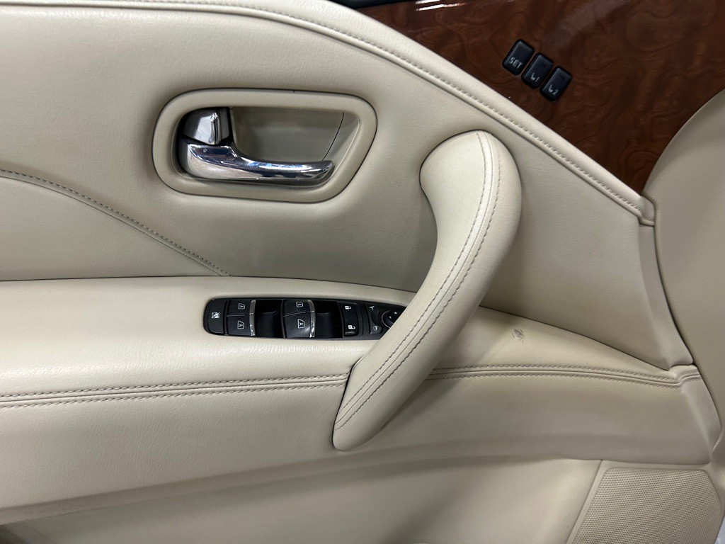 2018 INFINITI QX80 Image 16