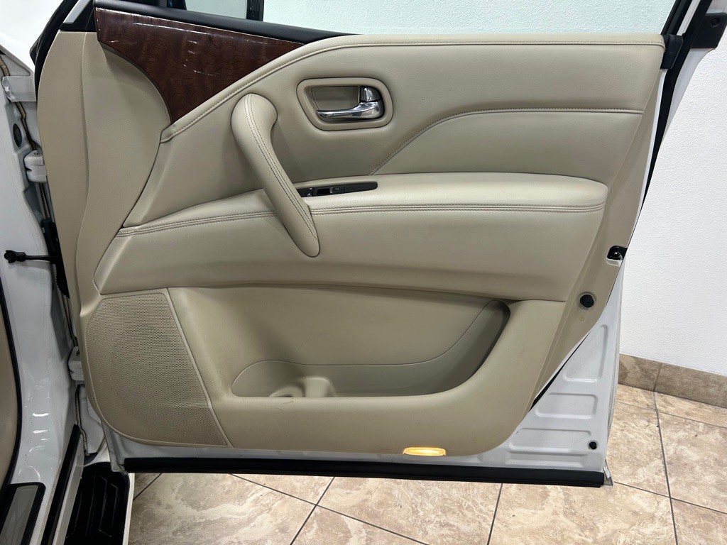 2018 INFINITI QX80 Image 30