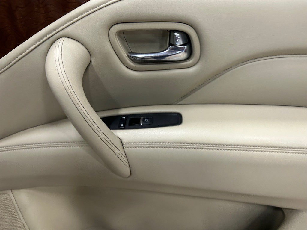 2018 INFINITI QX80 Image 31