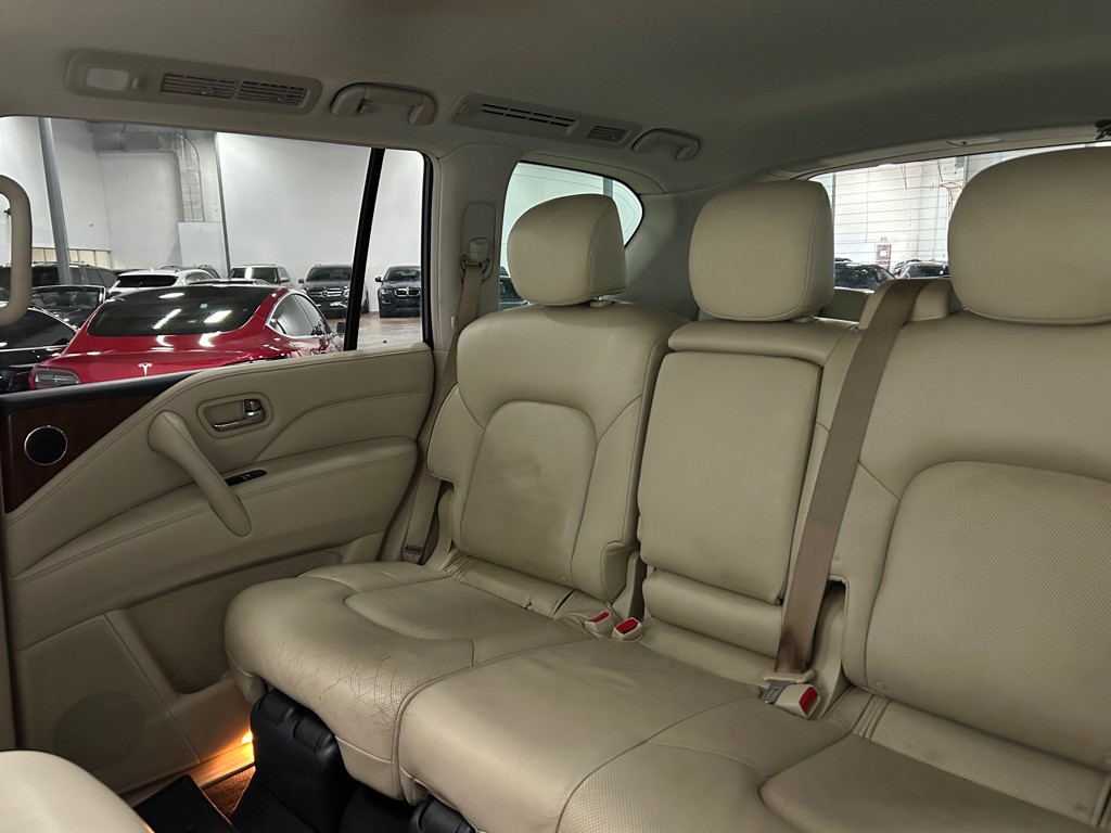 2018 INFINITI QX80 Image 38