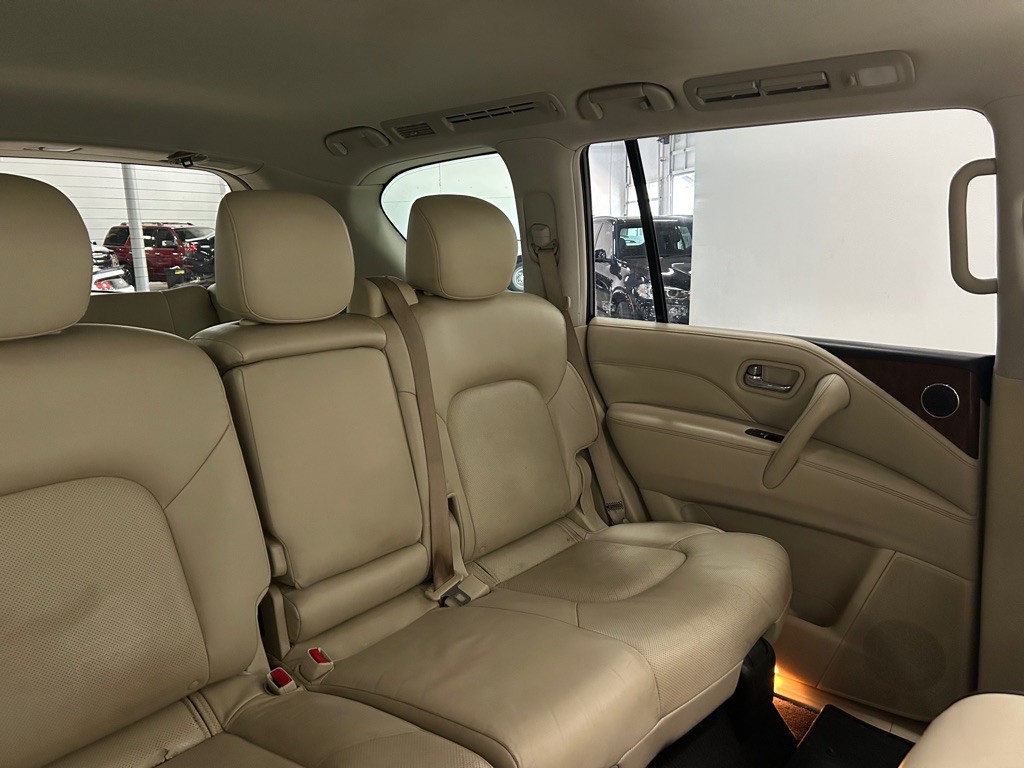2018 INFINITI QX80 Image 42