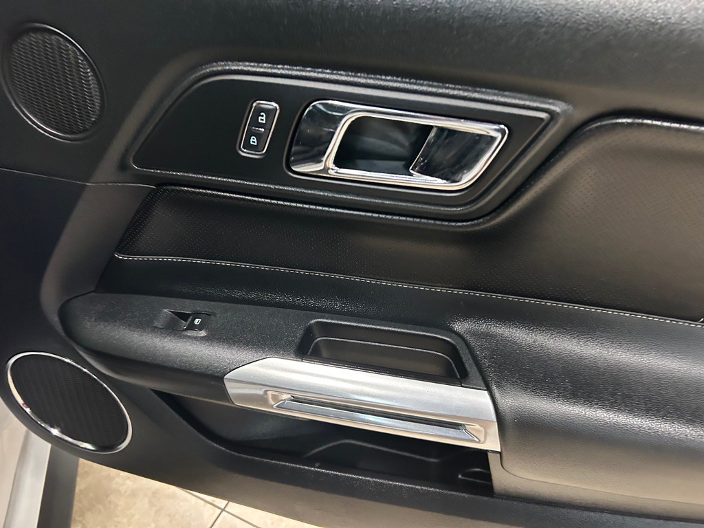 2015 Ford Mustang Image 27