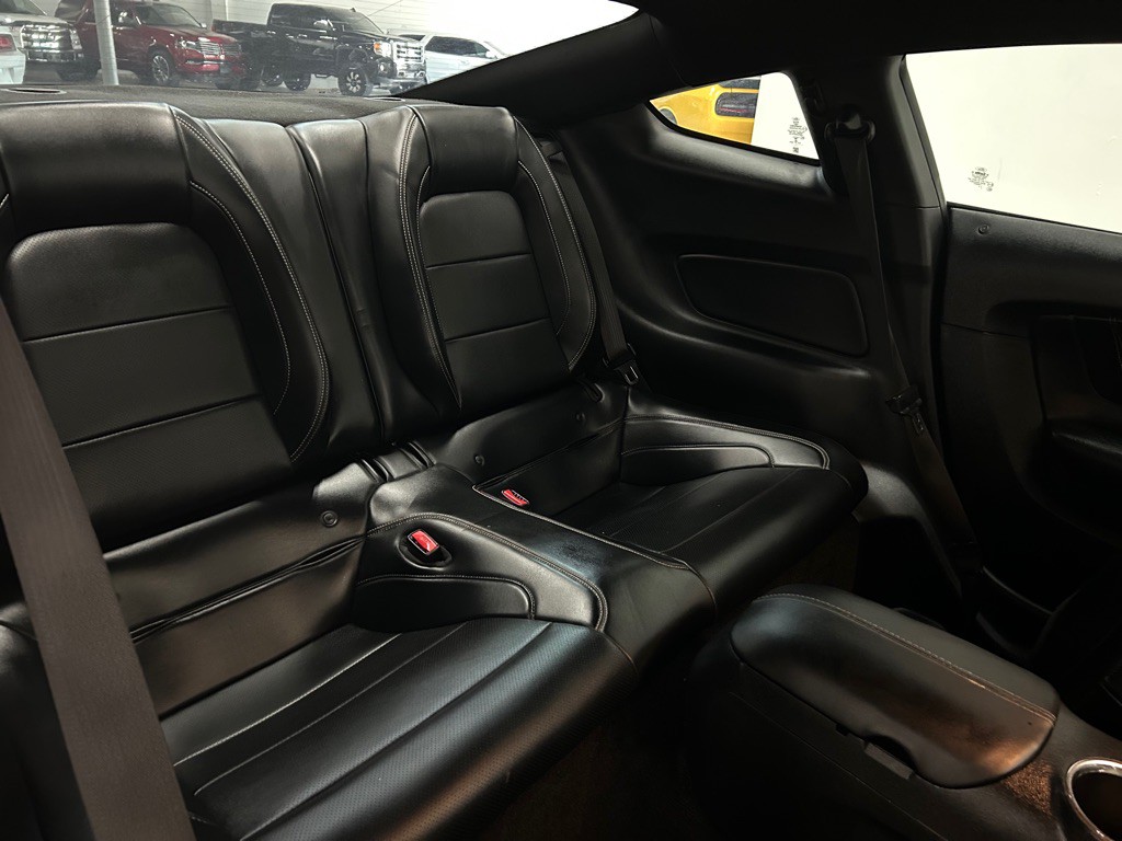 2015 Ford Mustang Image 31