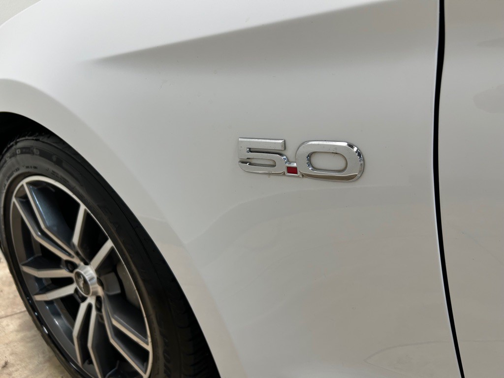 2017 Ford Mustang Image 14
