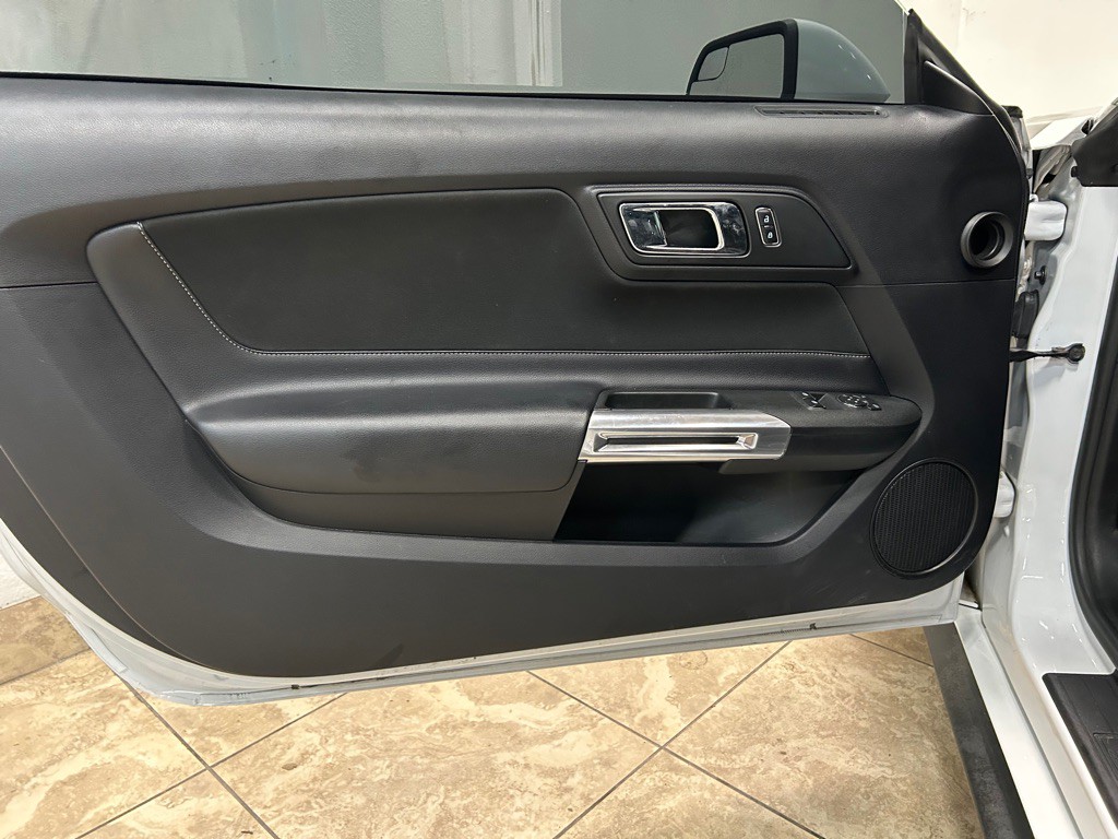 2017 Ford Mustang Image 15