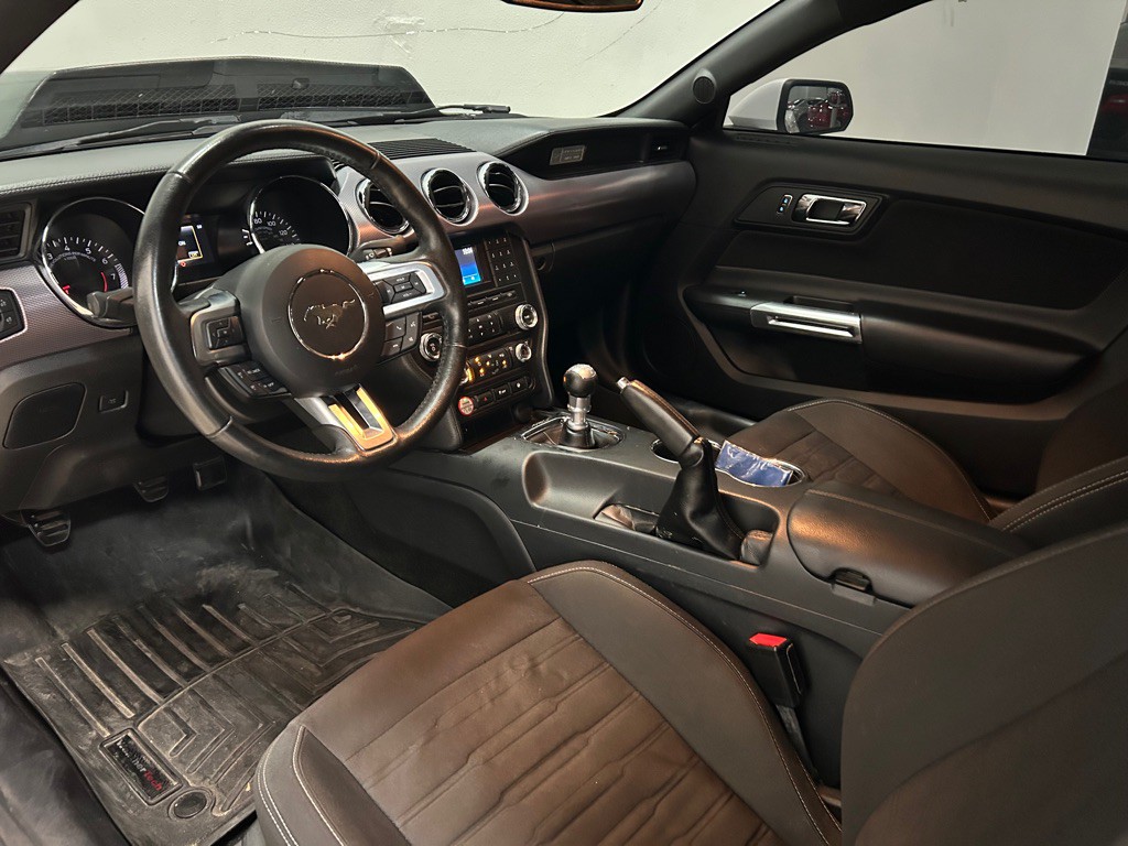 2017 Ford Mustang Image 26