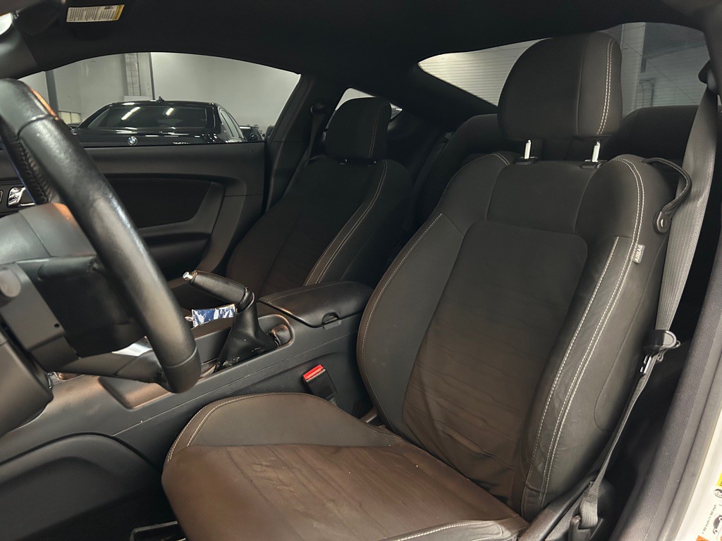 2017 Ford Mustang Image 27