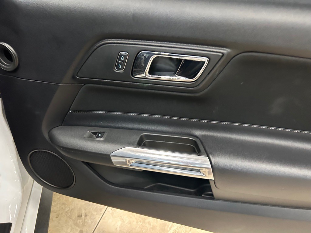 2017 Ford Mustang Image 29