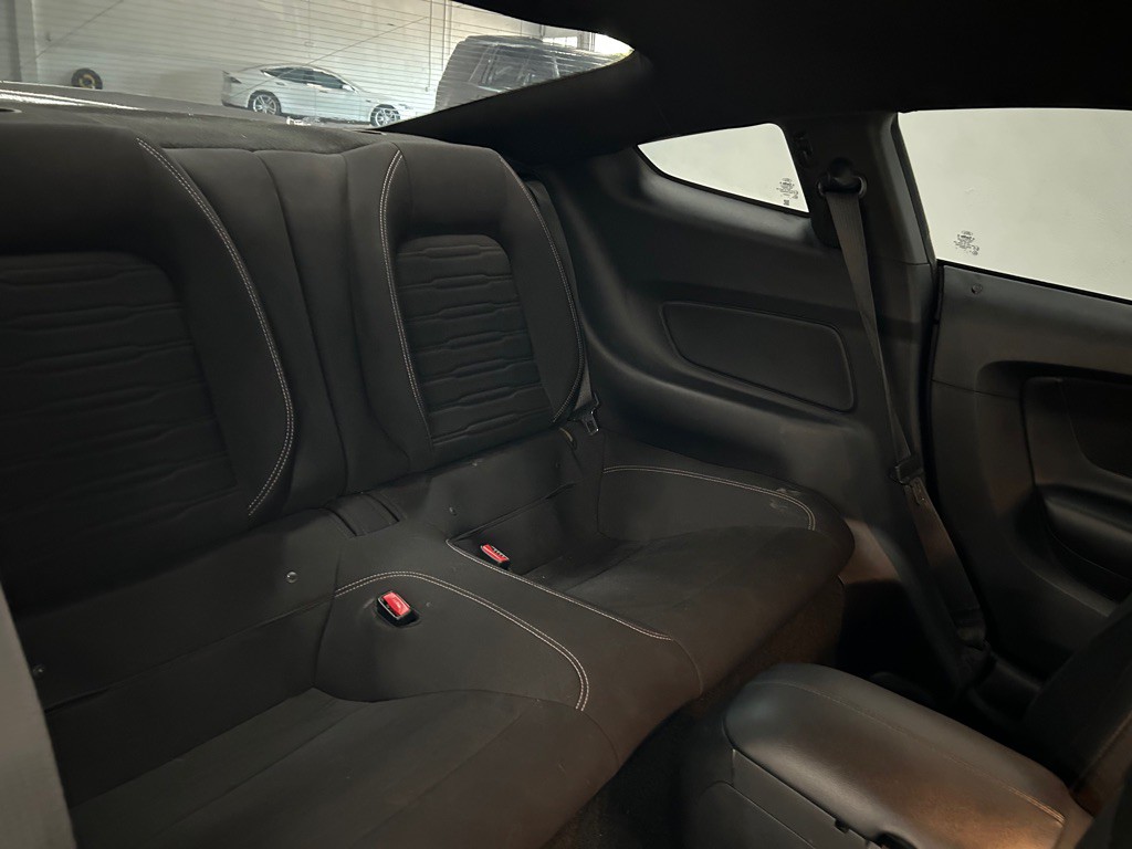 2017 Ford Mustang Image 34