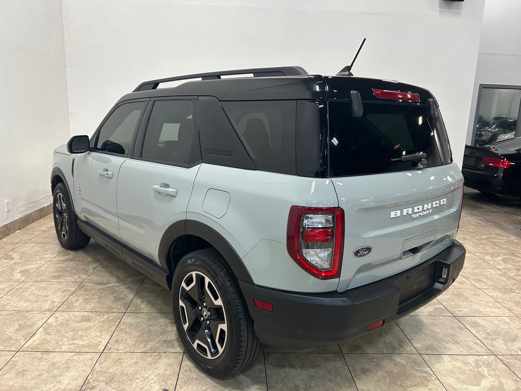 2021 Ford Bronco Image 9