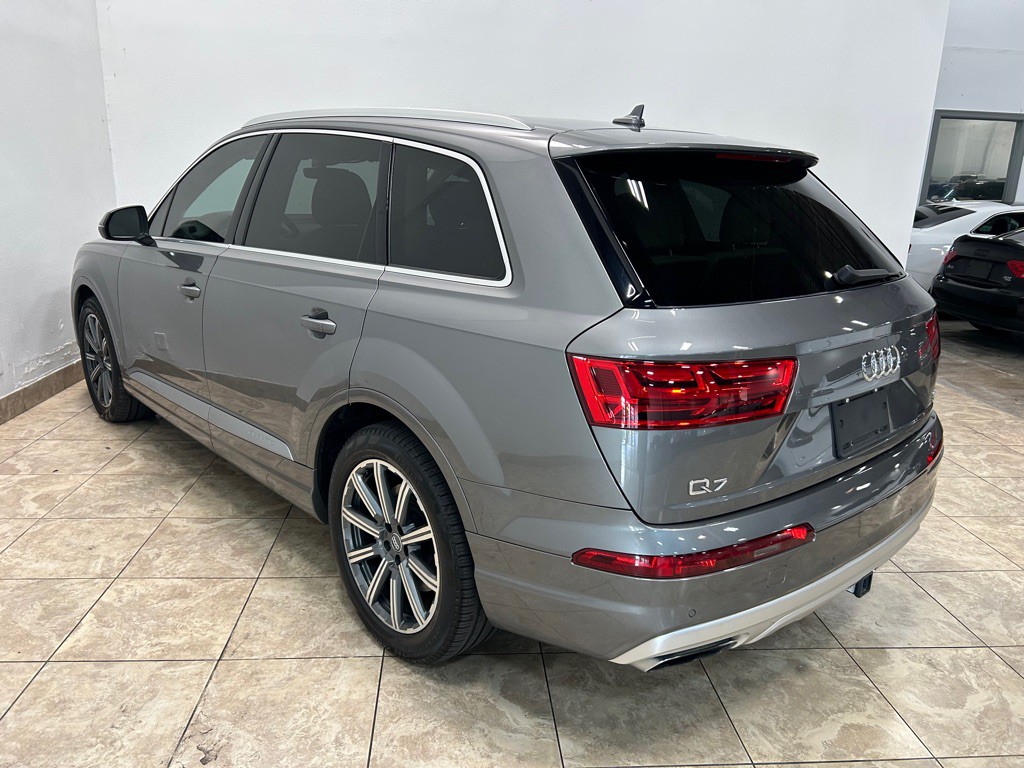 2017 Audi Q7 Image 9