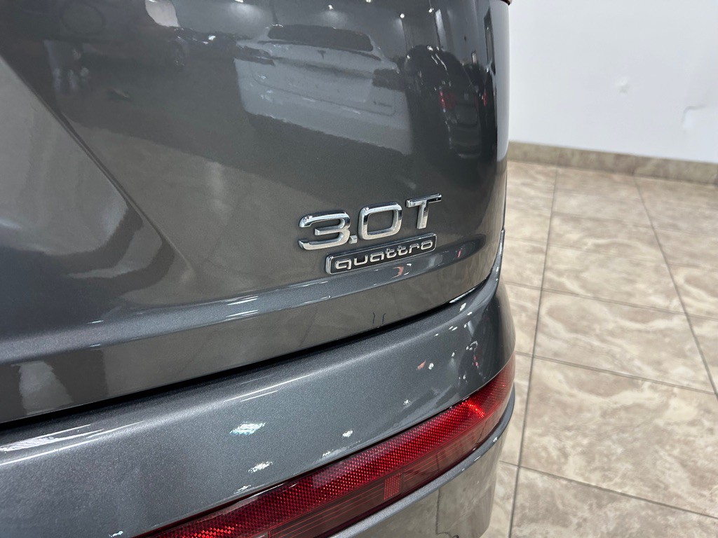 2017 Audi Q7 Image 11