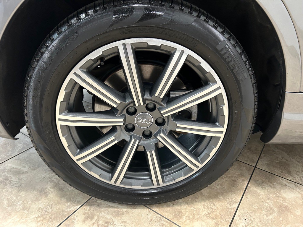 2017 Audi Q7 Image 13