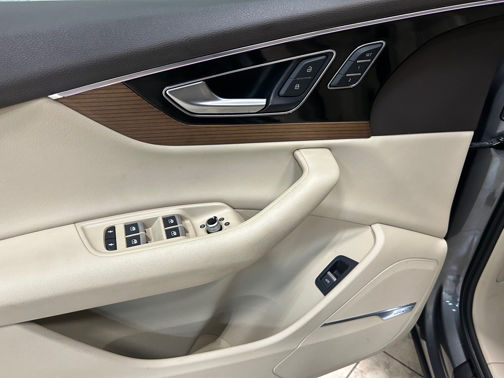 2017 Audi Q7 Image 17
