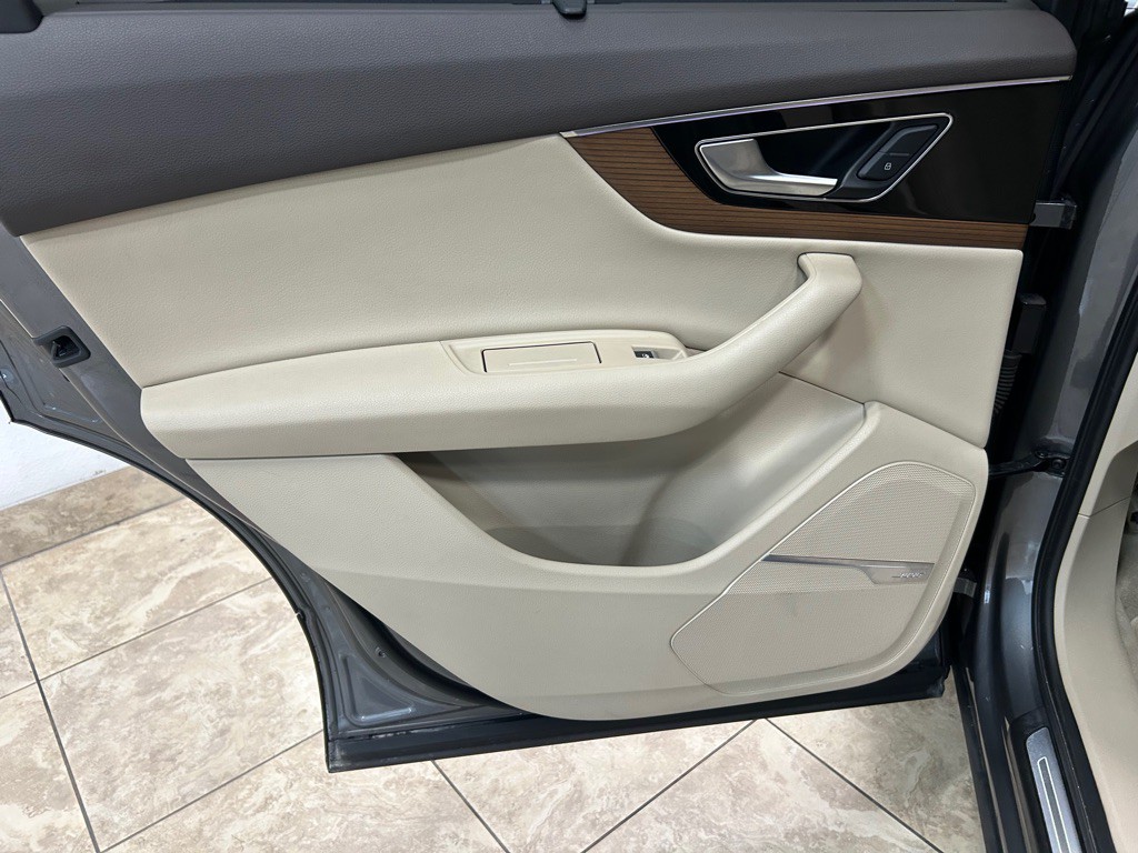 2017 Audi Q7 Image 36