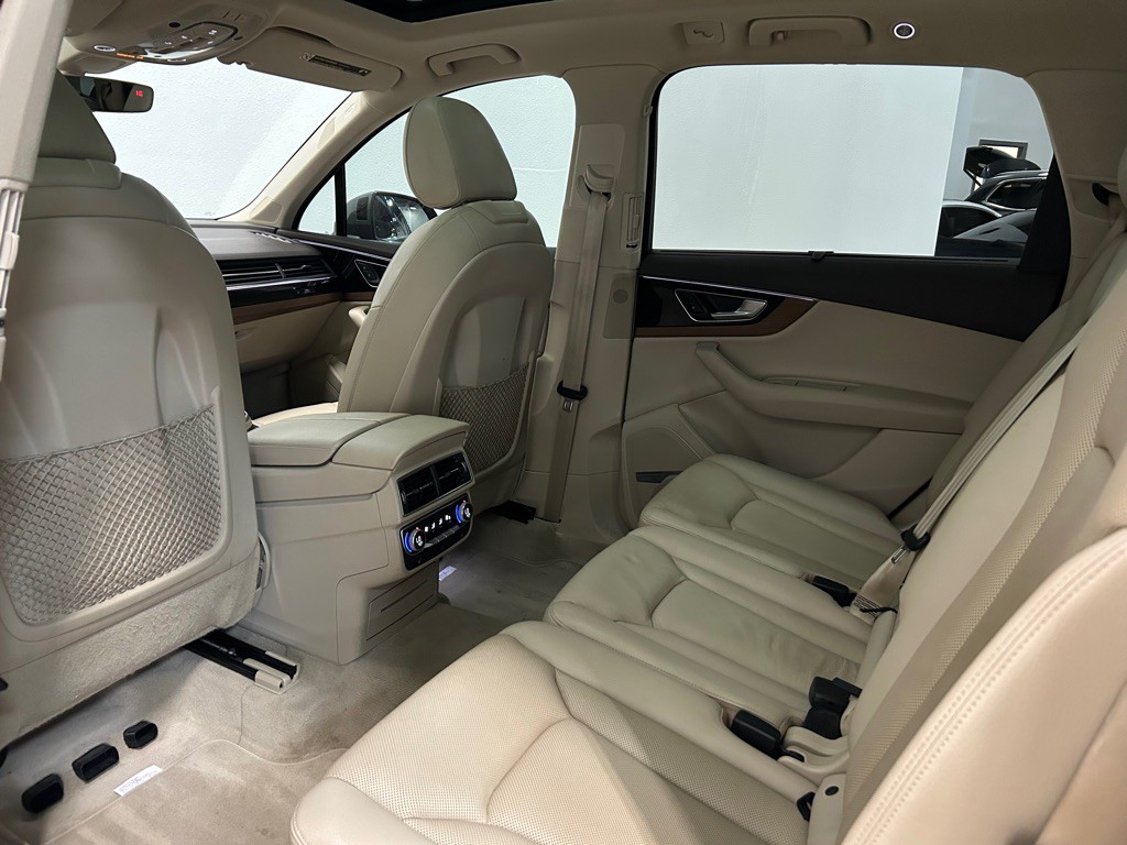 2017 Audi Q7 Image 38