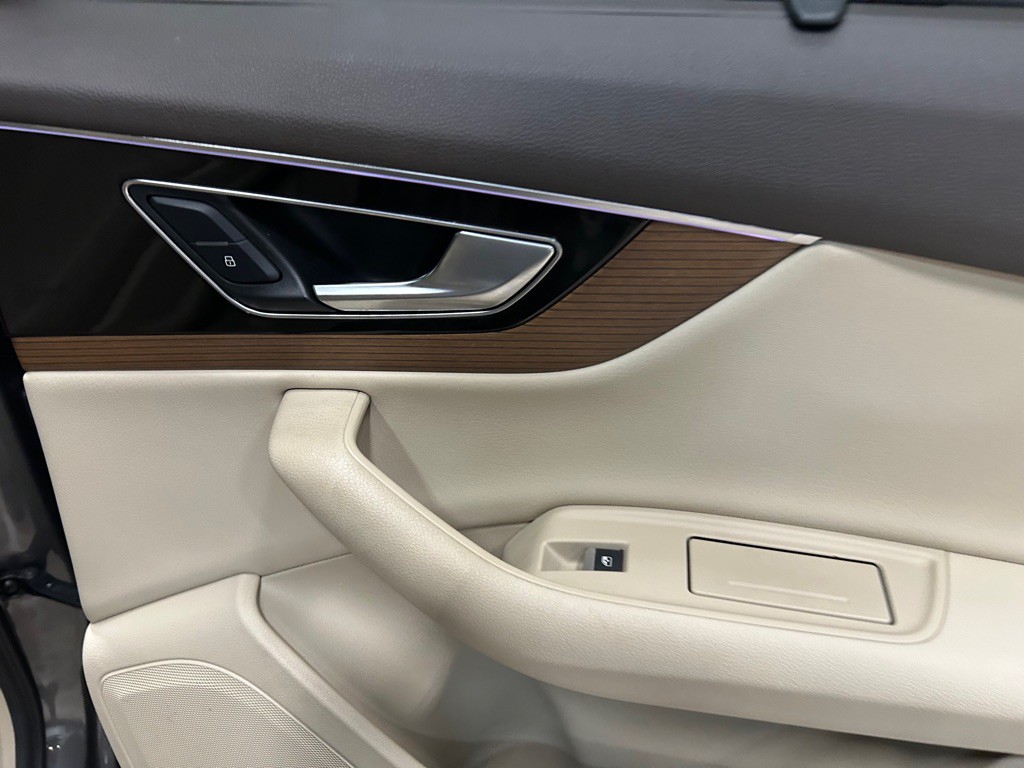 2017 Audi Q7 Image 41