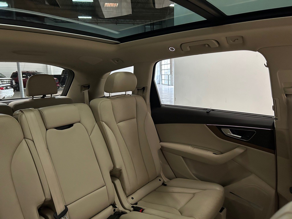 2017 Audi Q7 Image 43