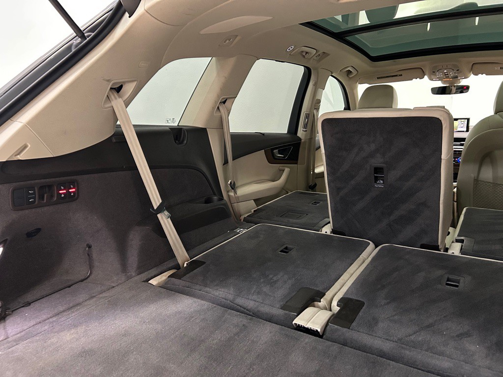 2017 Audi Q7 Image 46