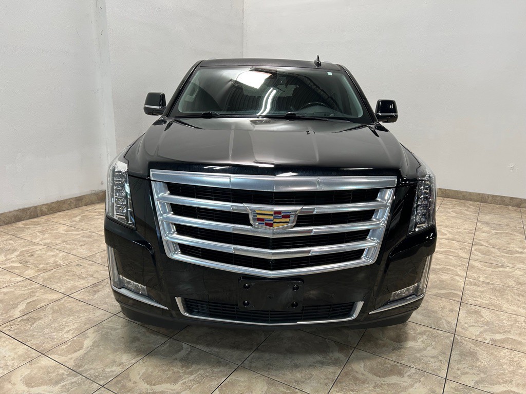 2016 Cadillac Escalade Image 2