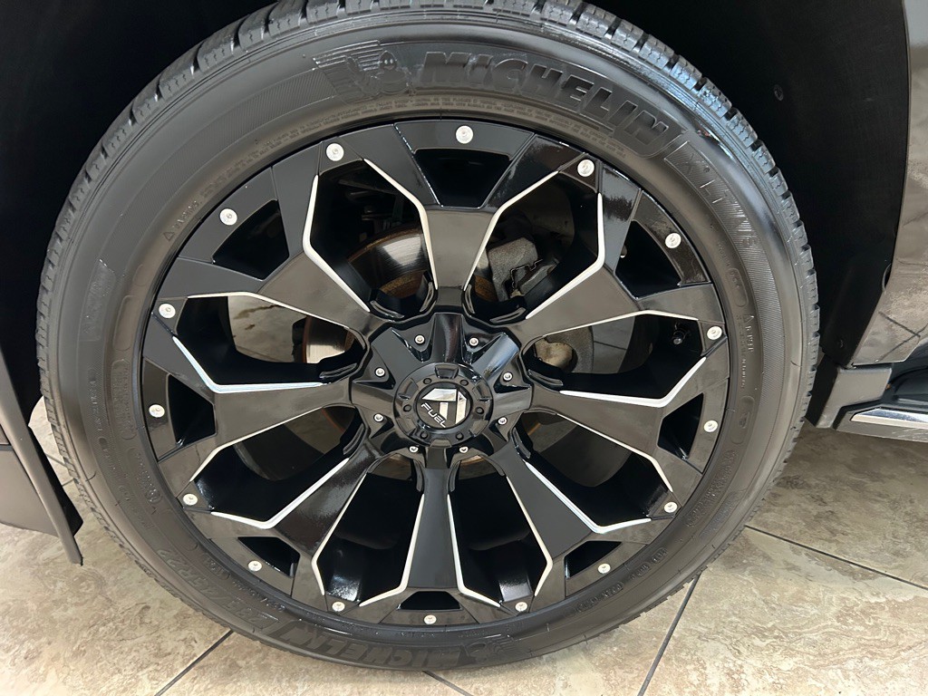 2016 Cadillac Escalade Image 9