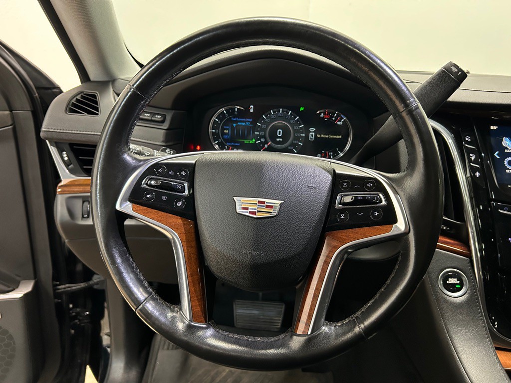 2016 Cadillac Escalade Image 17