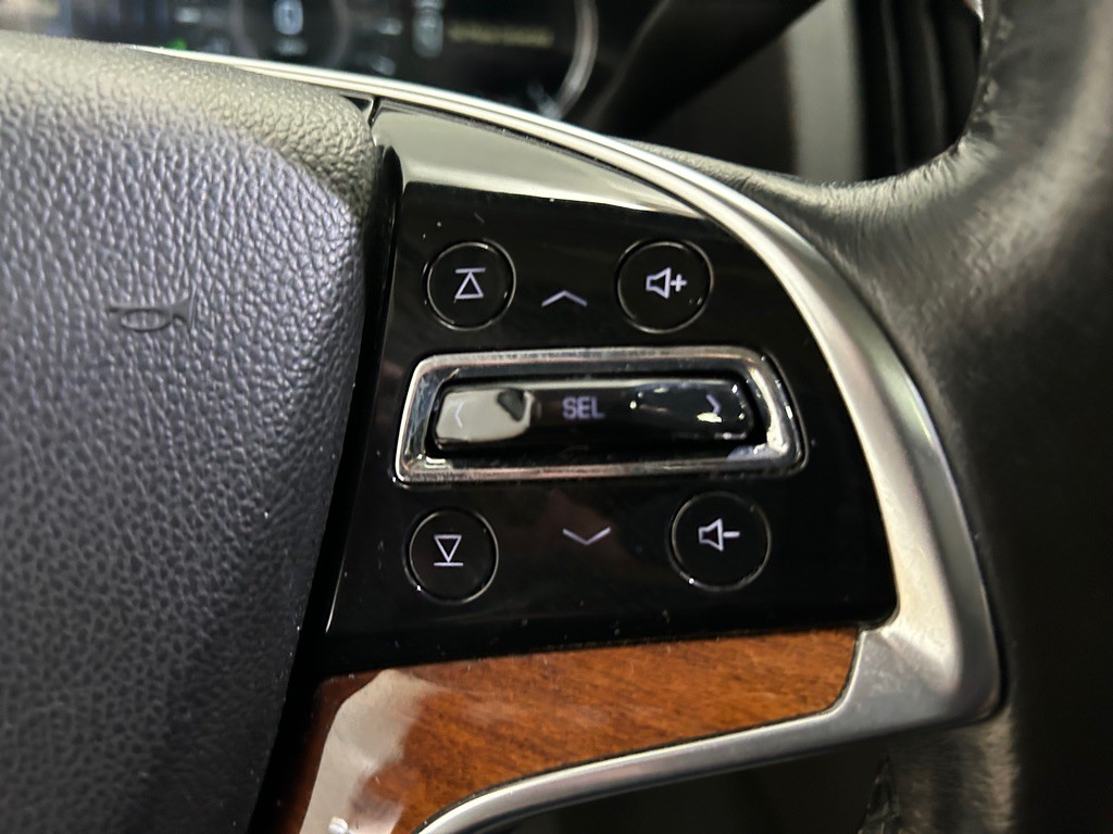 2016 Cadillac Escalade Image 19