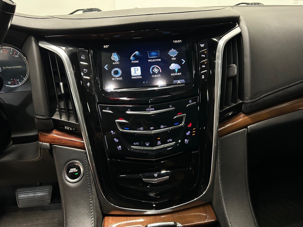 2016 Cadillac Escalade Image 22
