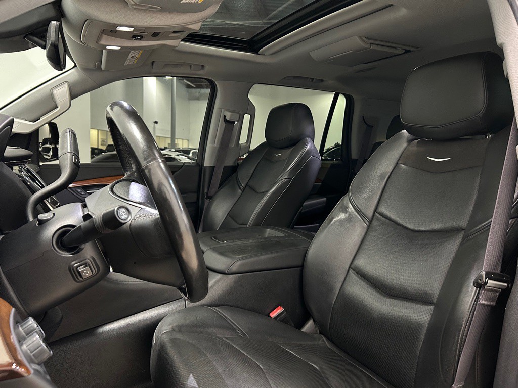 2016 Cadillac Escalade Image 25