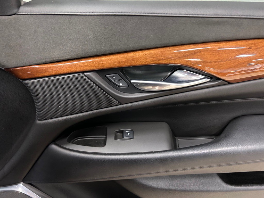2016 Cadillac Escalade Image 27