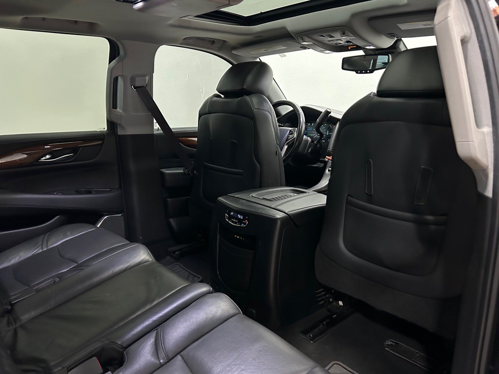 2016 Cadillac Escalade Image 33