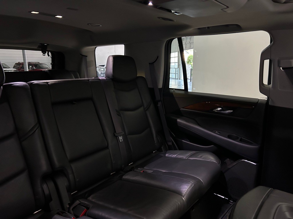 2016 Cadillac Escalade Image 34